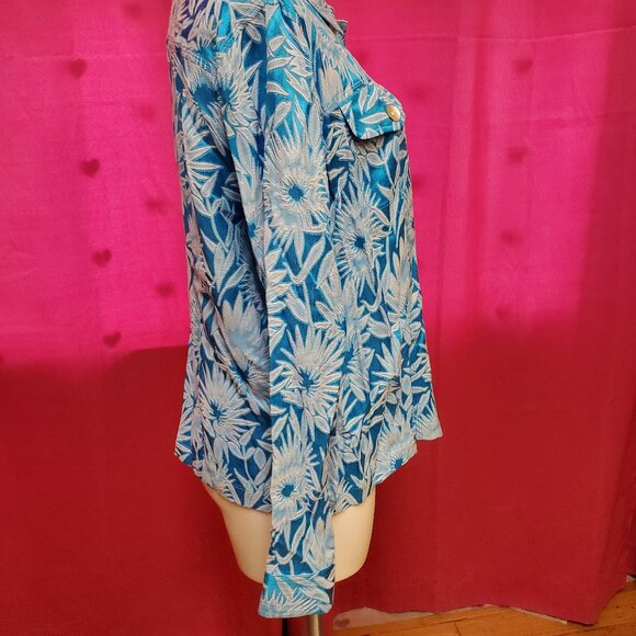 #238 Chico's Blue White Patterned Button-Down Dressy Shirt Size 3 (16) - Picture 2 of 6